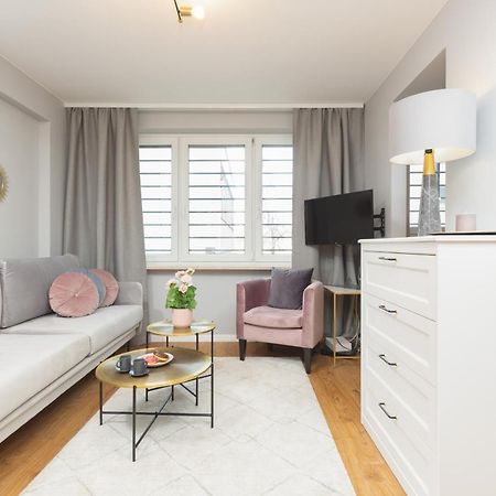 City Center Apartment Near The Vistula By Noclegi Renters Варшава Екстер'єр фото