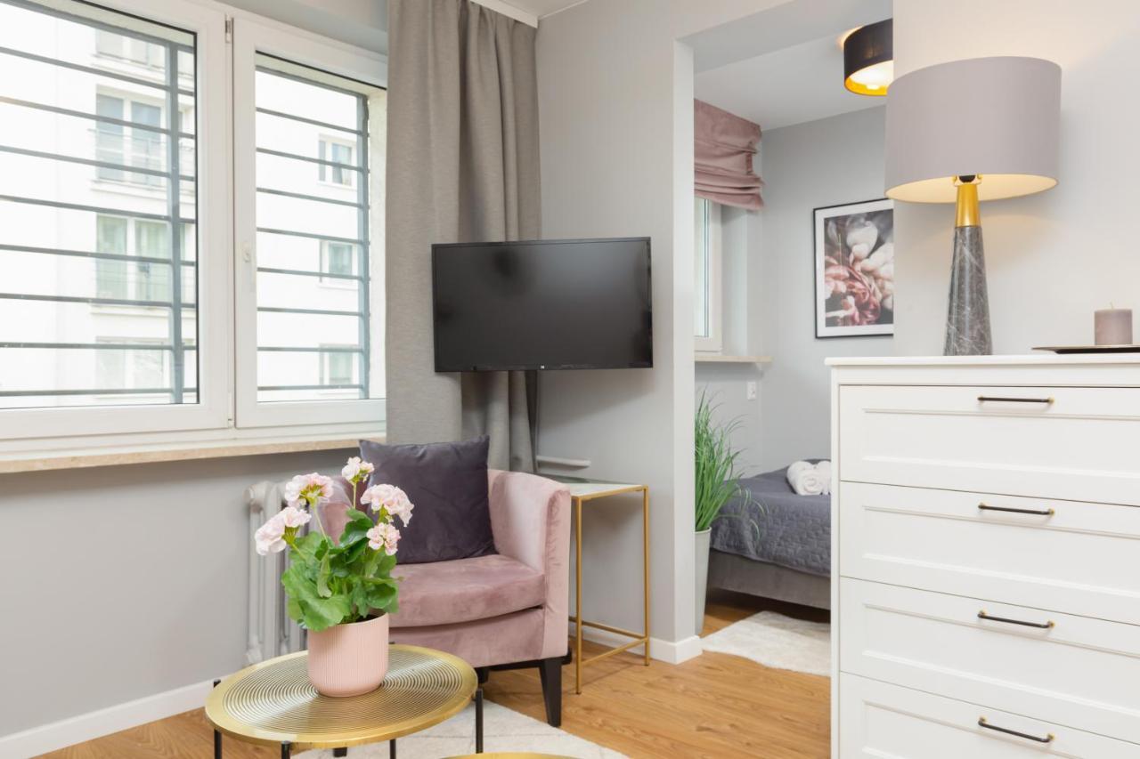 City Center Apartment Near The Vistula By Noclegi Renters Варшава Екстер'єр фото