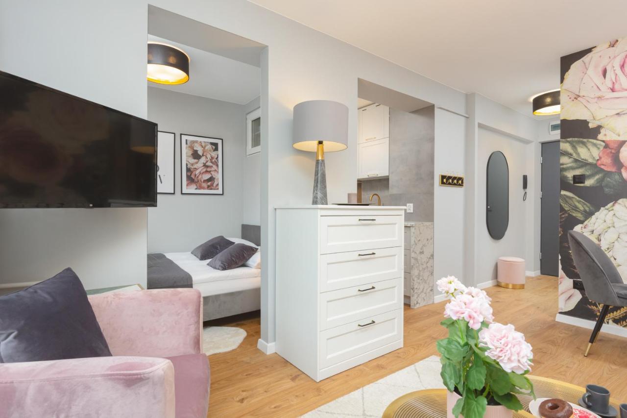 City Center Apartment Near The Vistula By Noclegi Renters Варшава Екстер'єр фото