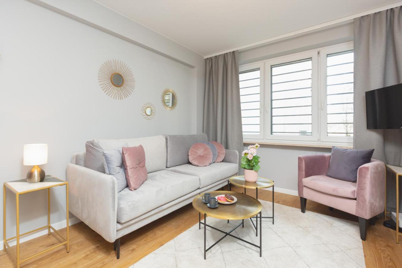 City Center Apartment Near The Vistula By Noclegi Renters Варшава Екстер'єр фото
