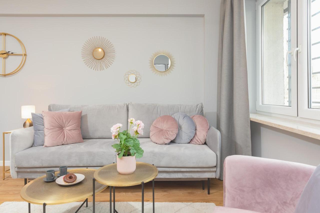 City Center Apartment Near The Vistula By Noclegi Renters Варшава Екстер'єр фото