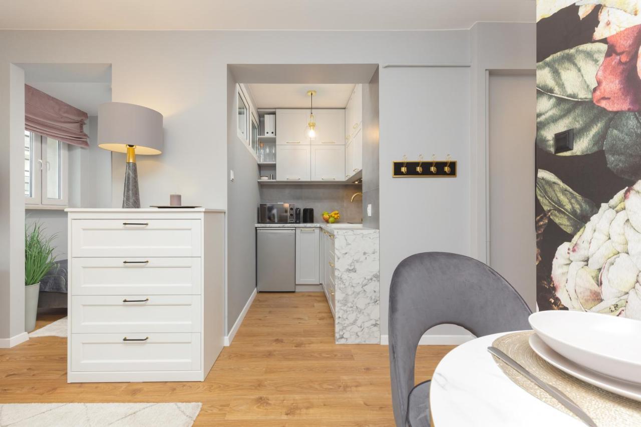 City Center Apartment Near The Vistula By Noclegi Renters Варшава Екстер'єр фото