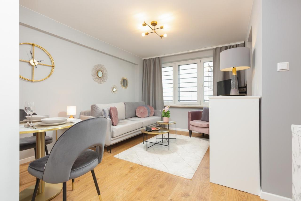 City Center Apartment Near The Vistula By Noclegi Renters Варшава Екстер'єр фото